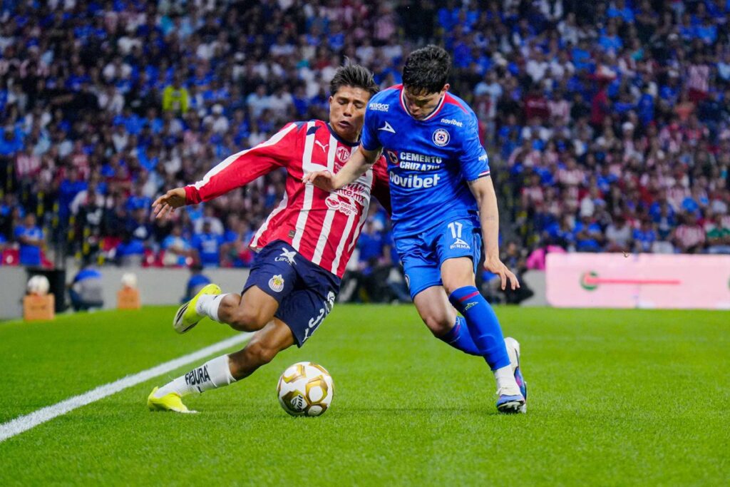CHIVAS PERDONA A CRUZ AZUL