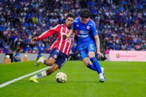 CHIVAS PERDONA A CRUZ AZUL
