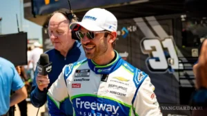 SUÁREZ RESISTE Y FIRMA TOP 10 EN TEXAS 🏁