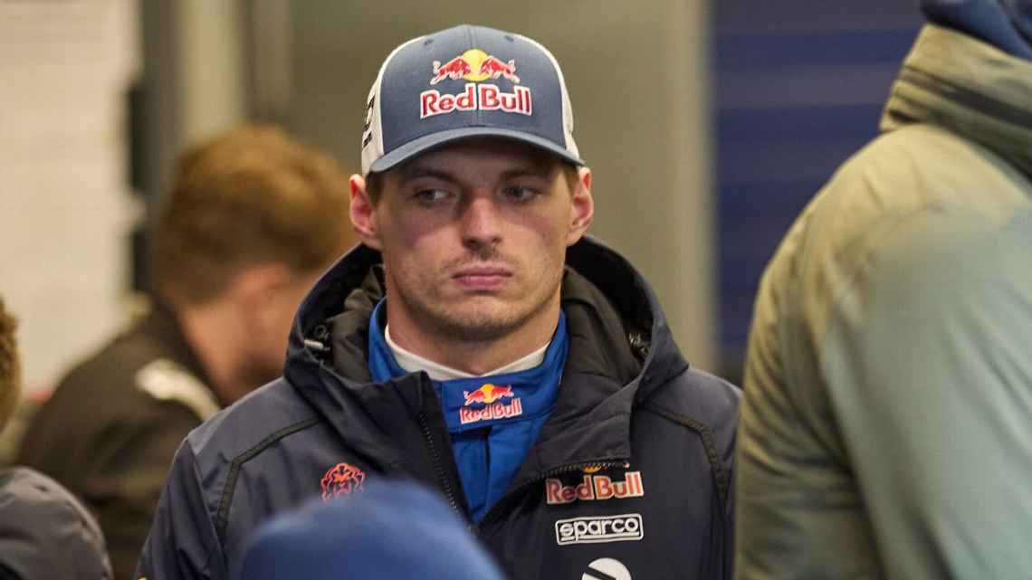 GOLPE A MAX VERSTAPPEN
