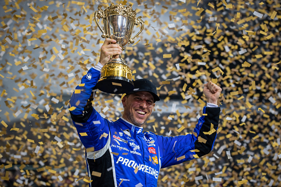 HAMLIN FIRMA UNA REMONTADA MEMORABLE EN NASHVILLE