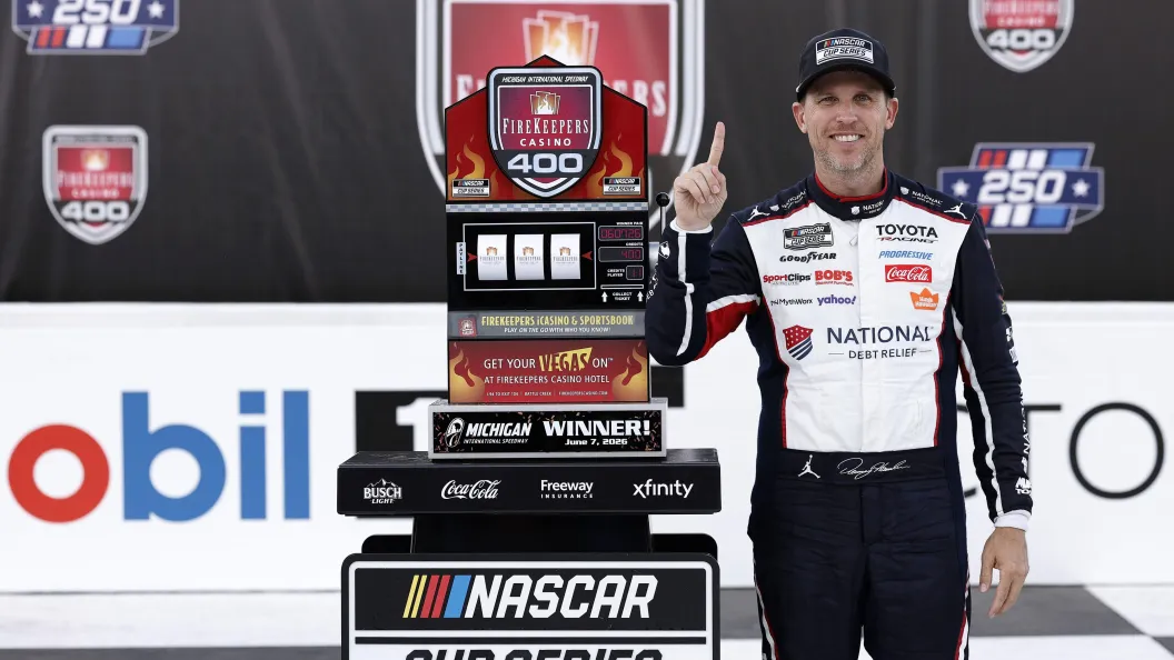 HAMLIN HACE HISTORIA EN MICHIGAN Y DEDICA SU TRIUNFO A KYLE BUSCH