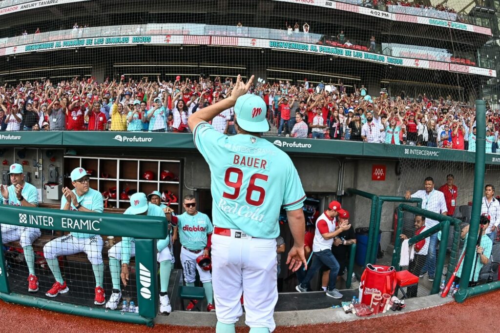 TREVOR BAUER VUELVE A CASA 🔥⚾