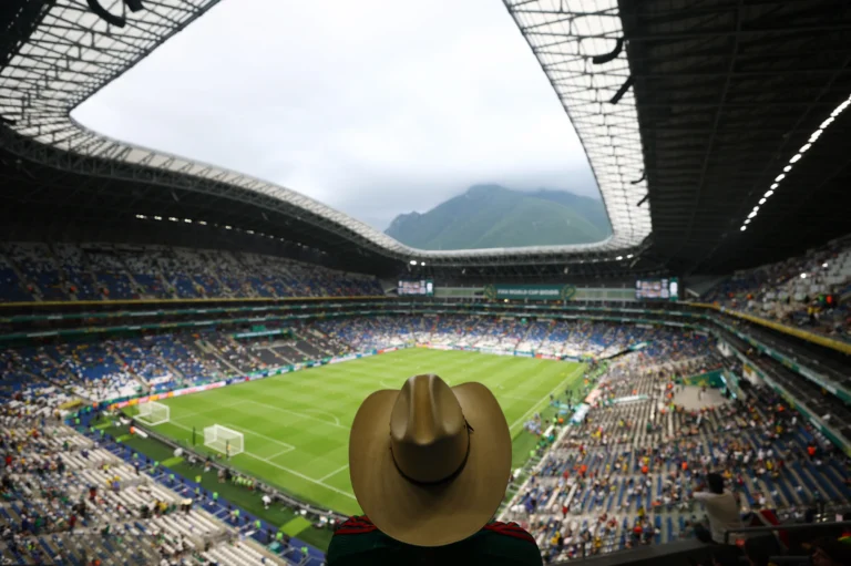 EL GIGANTE DE ACERO ESTRENA EL MUNDIAL 2026 CON GOLEADA Y FIESTA EUROPEA