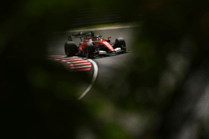 LECLERC MARCA EL RITMO EN HUNGRÍA