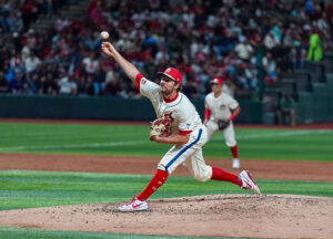 BAUER IMPONE SU LEY ⚾🔥