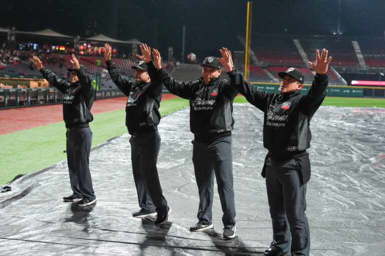 LA LLUVIA EN CDMX SUSPENDE JUEGO DE BEISBOL