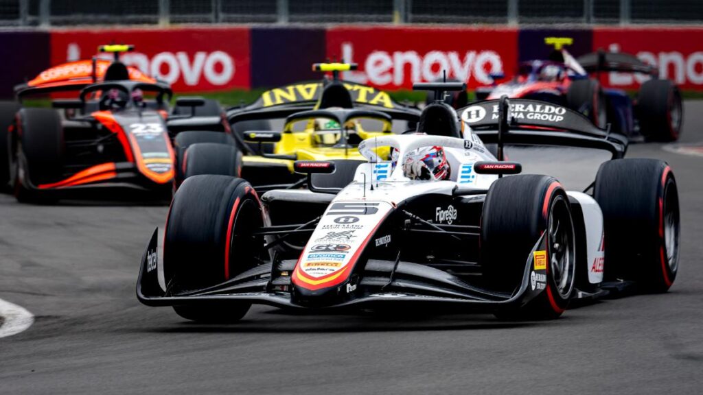 NOEL LEÓN CONVIERTE EL CAOS EN POLE