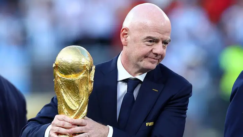 INFANTINO, CONTRA LAS CUERDAS ⚽🔥