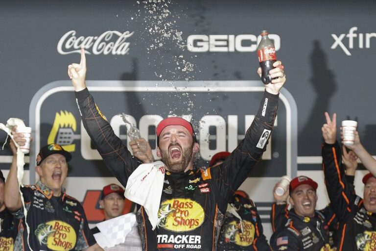 NASCAR CUP ENTRA EN ZONA ROJA