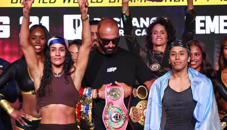 AMANDA SERRANO DEFIENDE SUS TÍTULOS ANTE LUCRECIA MANZUR