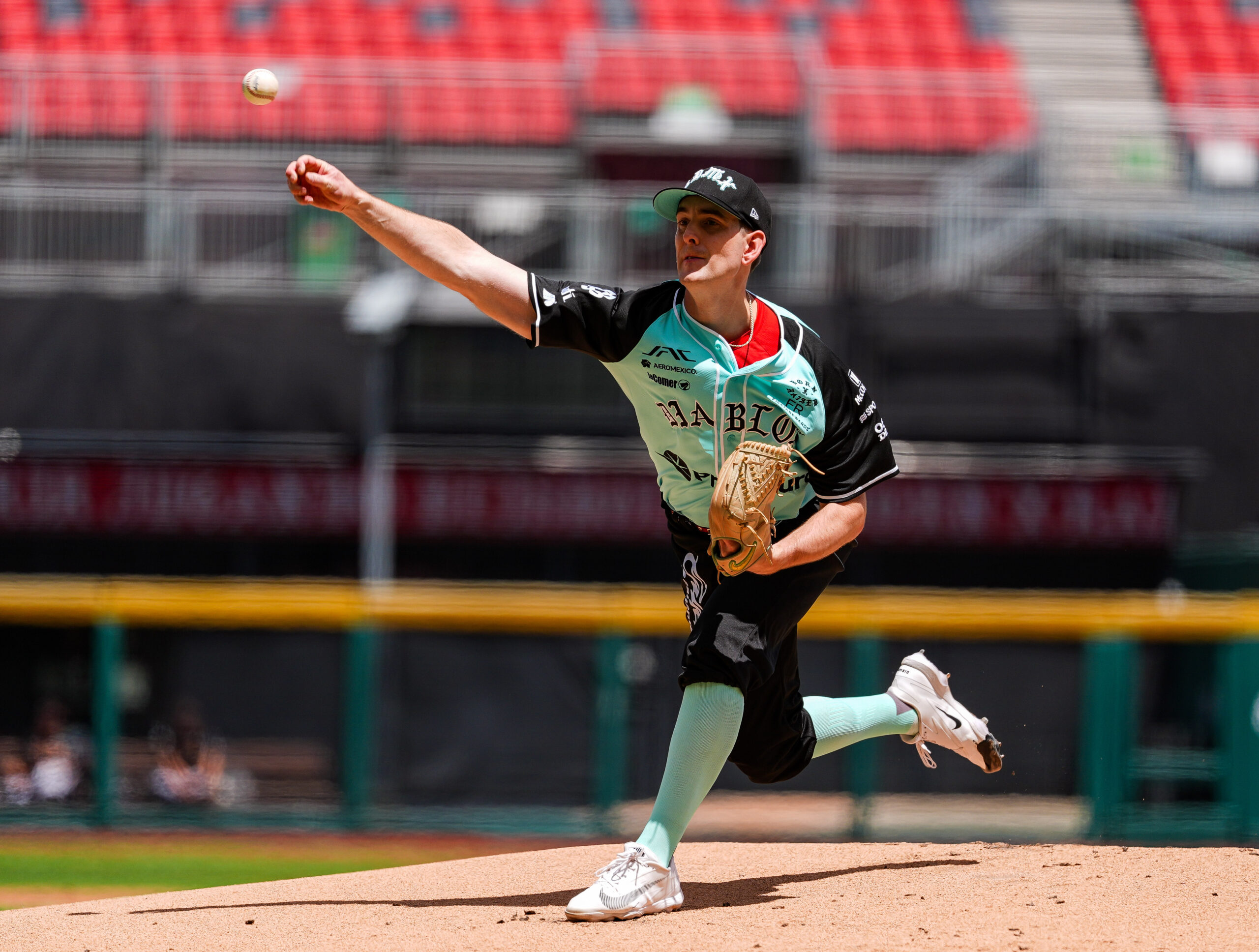 DIABLOS TROPIEZA ANTES DE PLAYOFFS