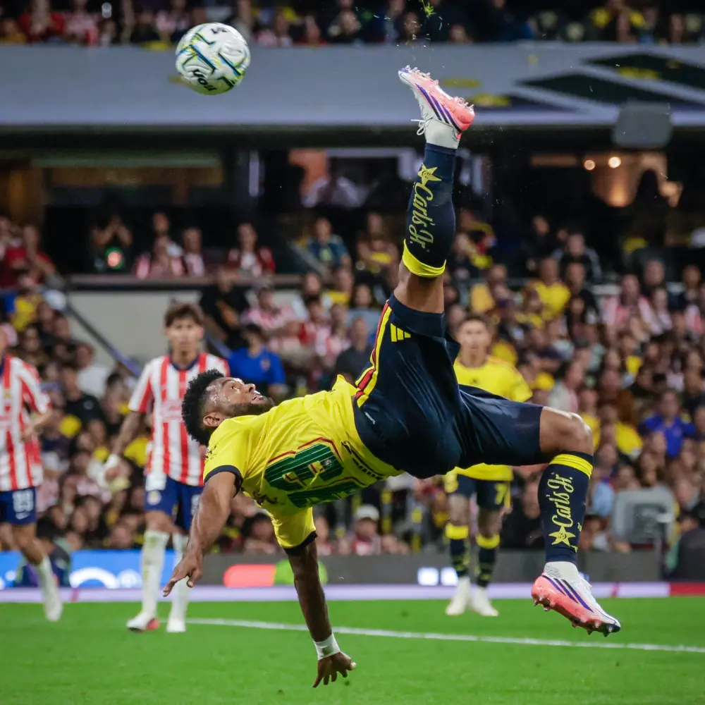 BORJA RESCATA AL AMÉRICA EN EL CLÁSICO NACIONAL