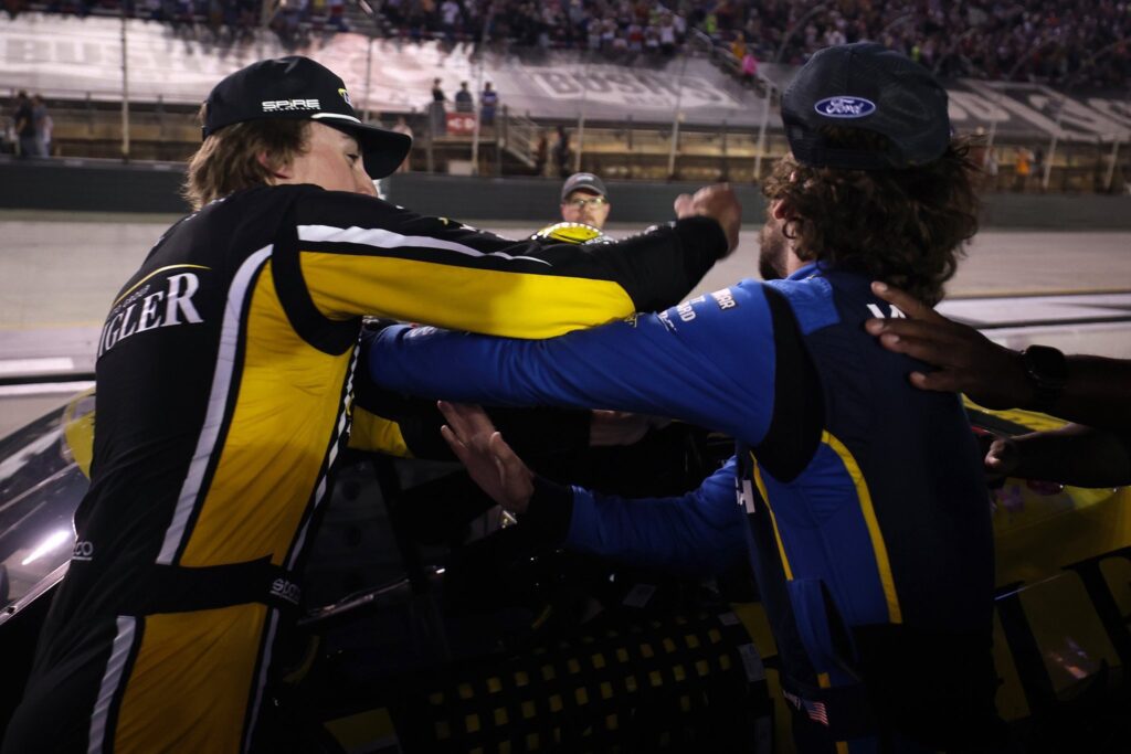 BLANEY Y HOCEVAR TERMINAN A GOLPES EN BRISTOL