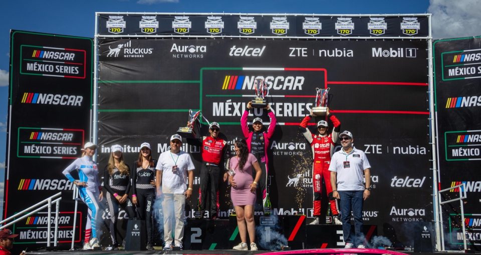 ELOY SEBASTIÁN LÓPEZ GANA EN AGUASCALIENTES Y APRIETA EL CHASE DE NASCAR MÉXICO