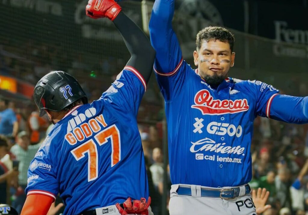 OLMECAS GOLPEA PRIMERO EN LA SERIE DEL REY