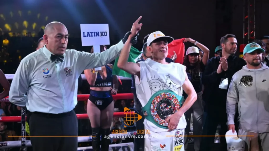 AARÓN DE LA CRUZ SE CORONA POR LA VÍA RÁPIDA