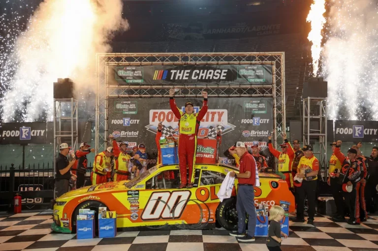CREED REMONTA AL FINAL Y GANA EN BRISTOL