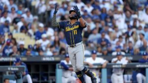 MILWAUKEE ACORRALA A LOS DODGERS