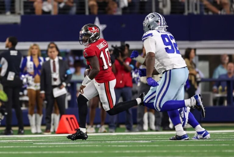 TAMPA BAY RESUCITA EN DALLAS