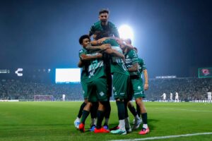 SANTOS ENCADENA SEIS VICTORIAS